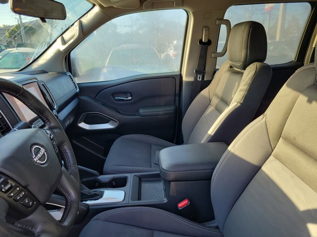 Used 2023 Nissan Frontier SV w/ SV Convenience Package image 17