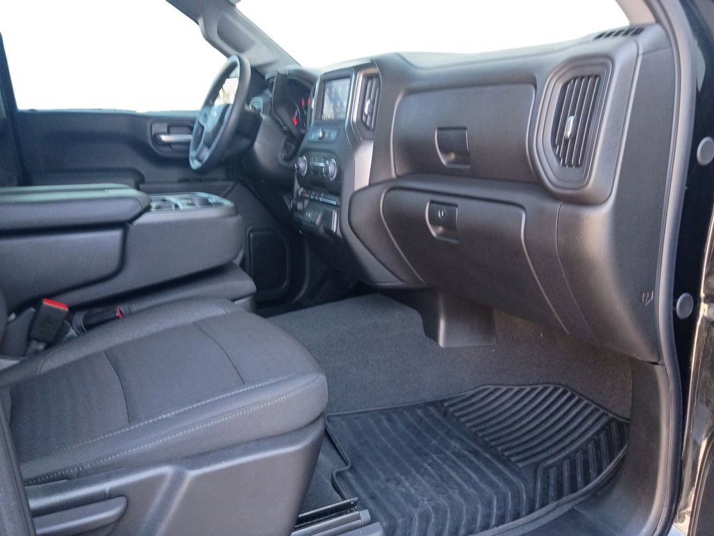 Used 2025 Chevrolet Silverado 1500 Custom w/ Turbomax Blackout Package image 24