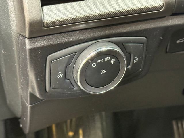 Used 2019 Ford Fusion SE image 18