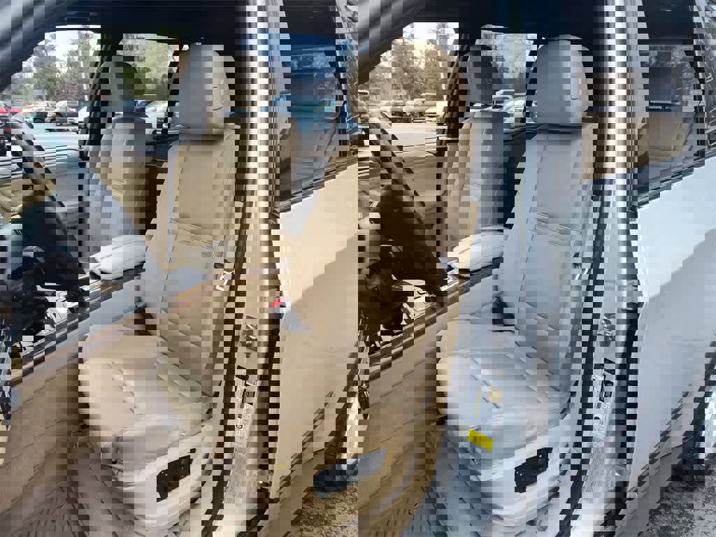 Used 2010 BMW X5 xDrive35d image 11