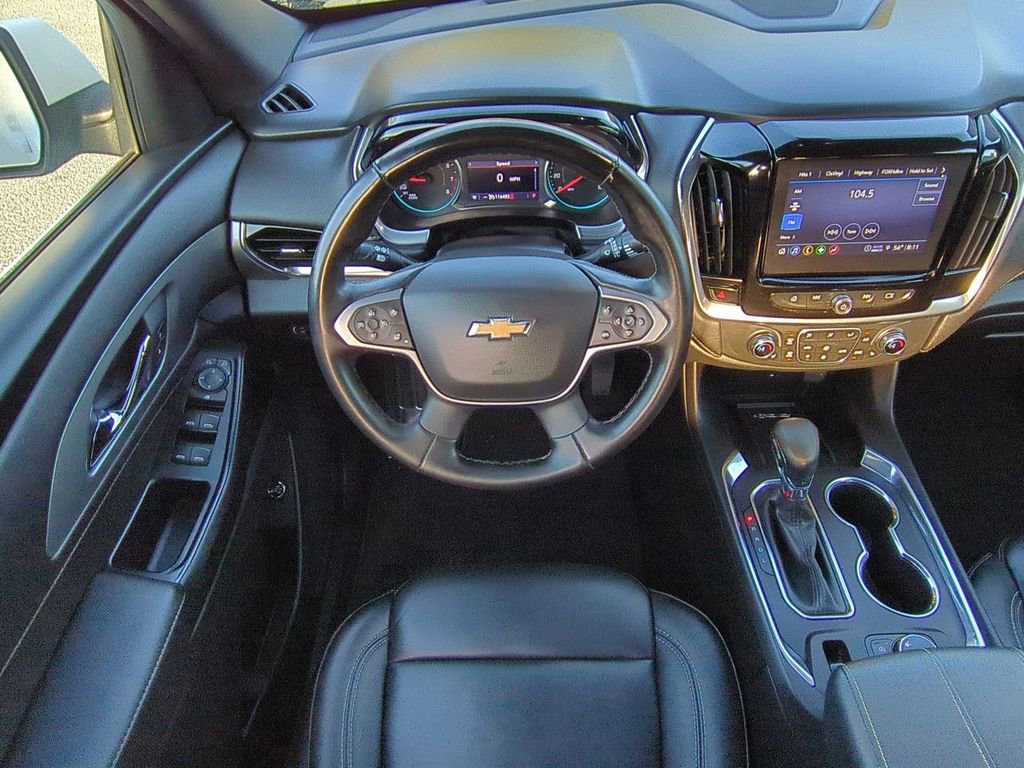 Used 2023 Chevrolet Traverse LT FWD image 16