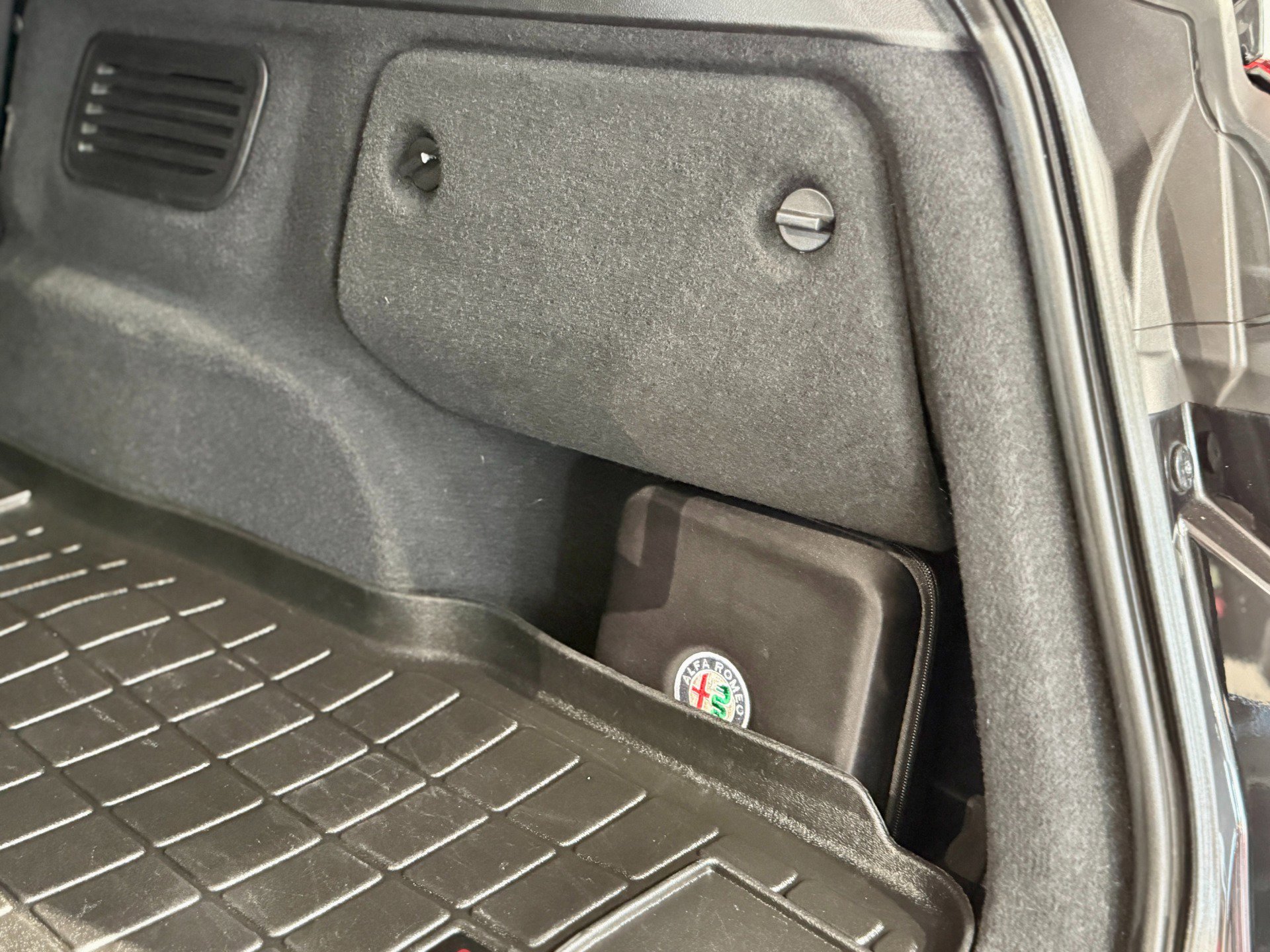 Used 2018 Alfa Romeo Stelvio Quadrifoglio w/ Driver Assist Dynamic Package AWD/4WD image 77