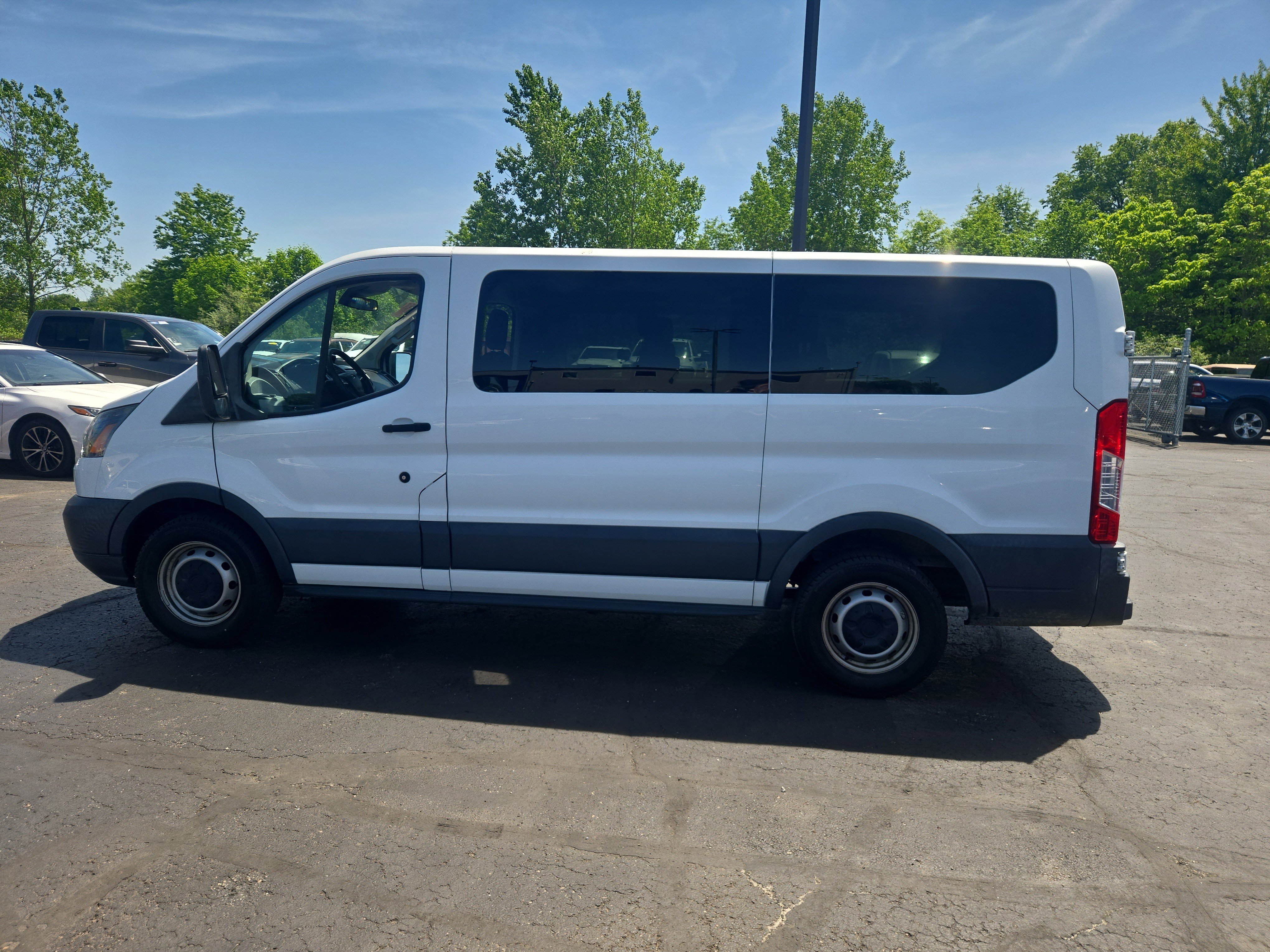 Used 2018 Ford Transit 150 XL RWD image 8