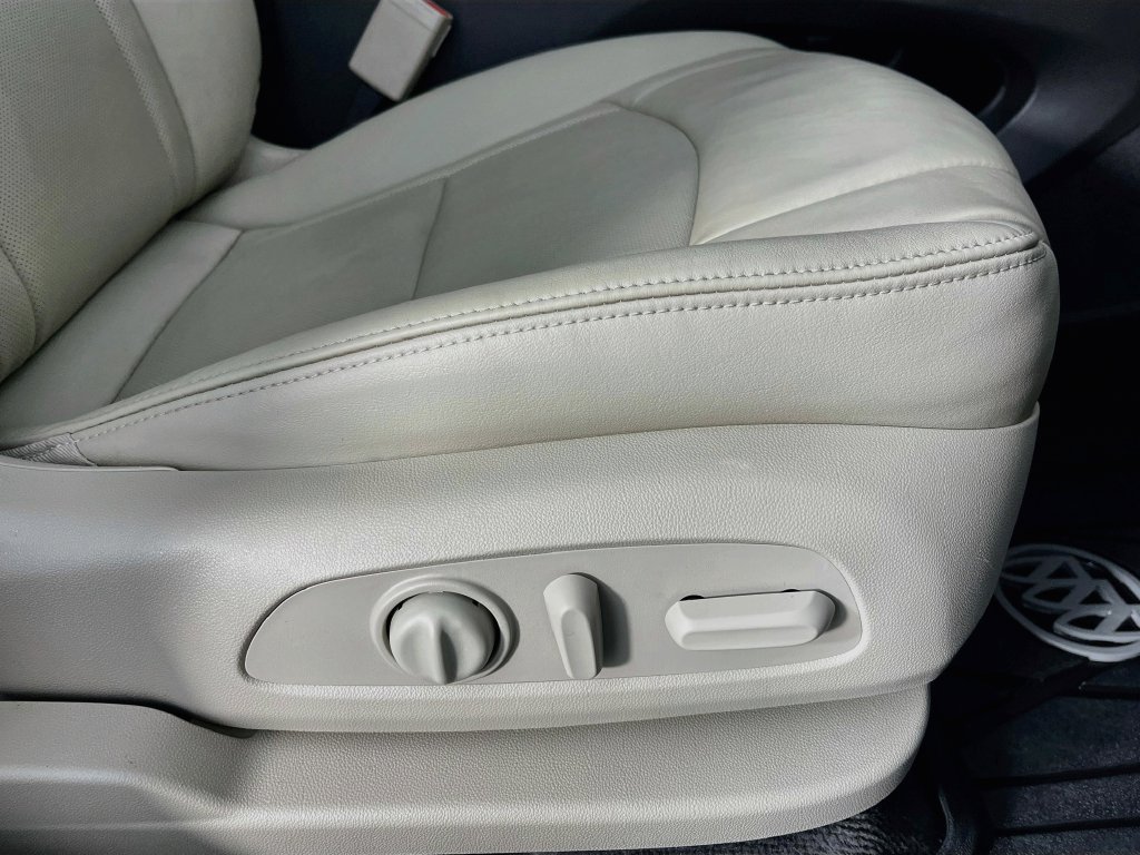 Used 2020 Buick Enclave Essence w/ Sound and Sites Package FWD image 36