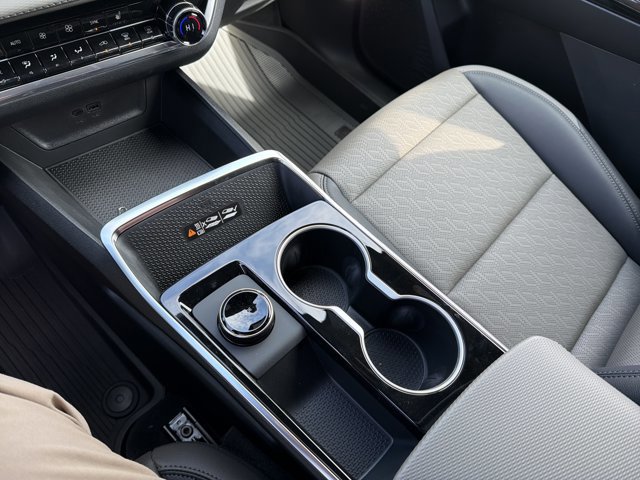 New 2026 Chevrolet Equinox LT w/ Convenience Package II image 19