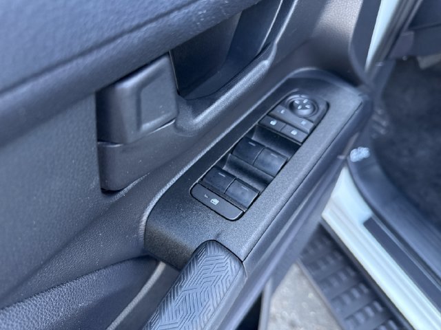 Used 2025 Toyota 4Runner SR5 AWD/4WD image 12