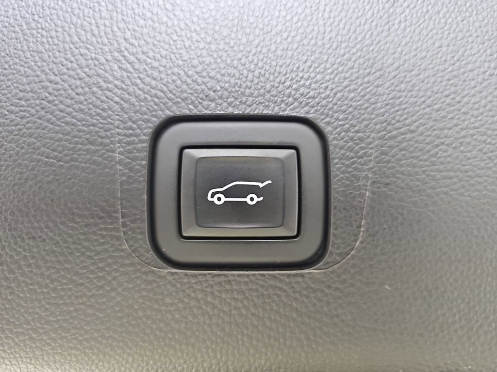 Certified 2023 Chevrolet Traverse LT w/ LPO, Floor Liner Package AWD/4WD image 19