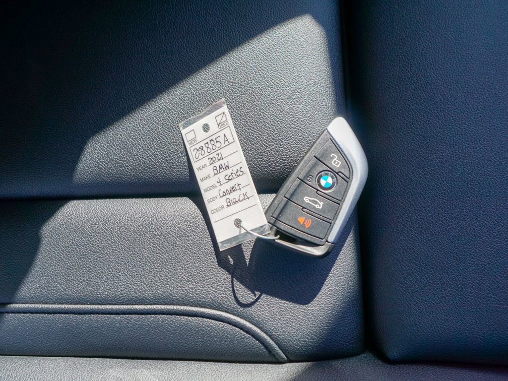 Used 2021 BMW 430i Convertible image 31