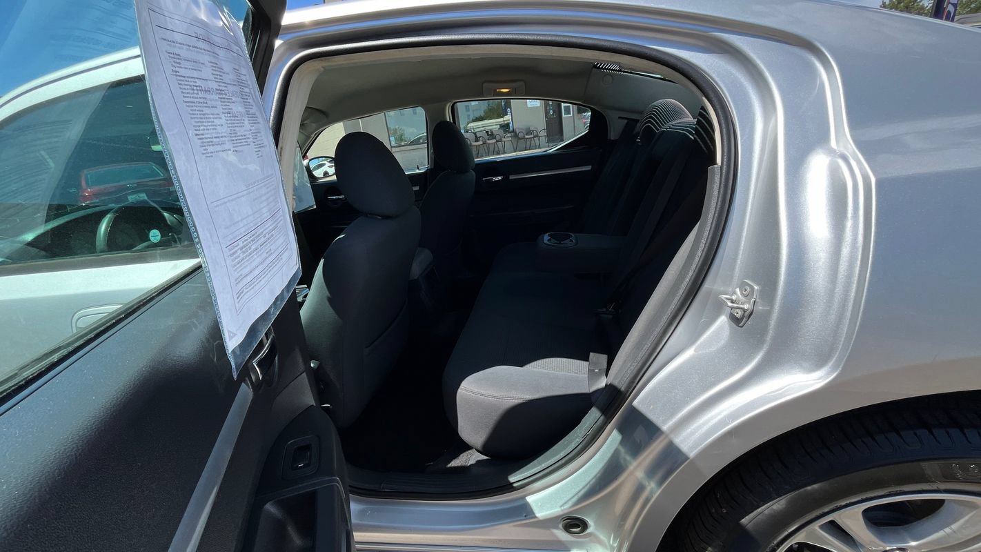 Used 2010 Dodge Charger SXT RWD image 17