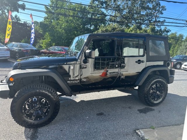 Used 2017 Jeep Wrangler Unlimited Sport w/ Connectivity Group image 2