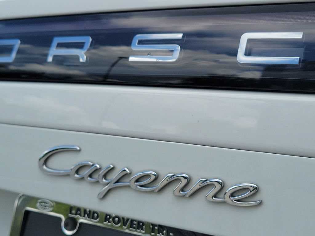 Used 2022 Porsche Cayenne AWD/4WD image 10