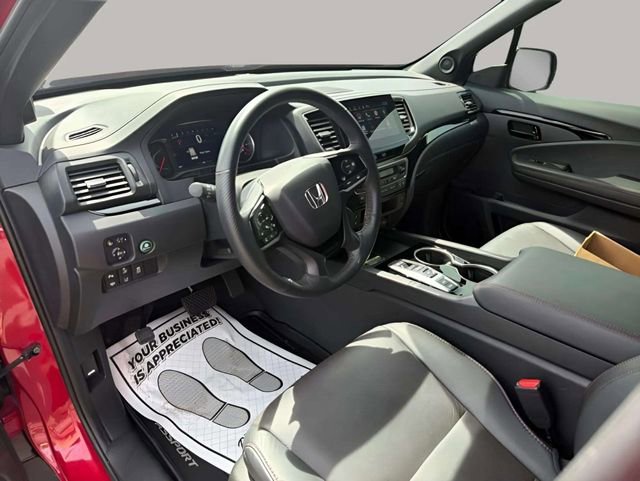 Used 2025 Honda Passport Black Edition image 24
