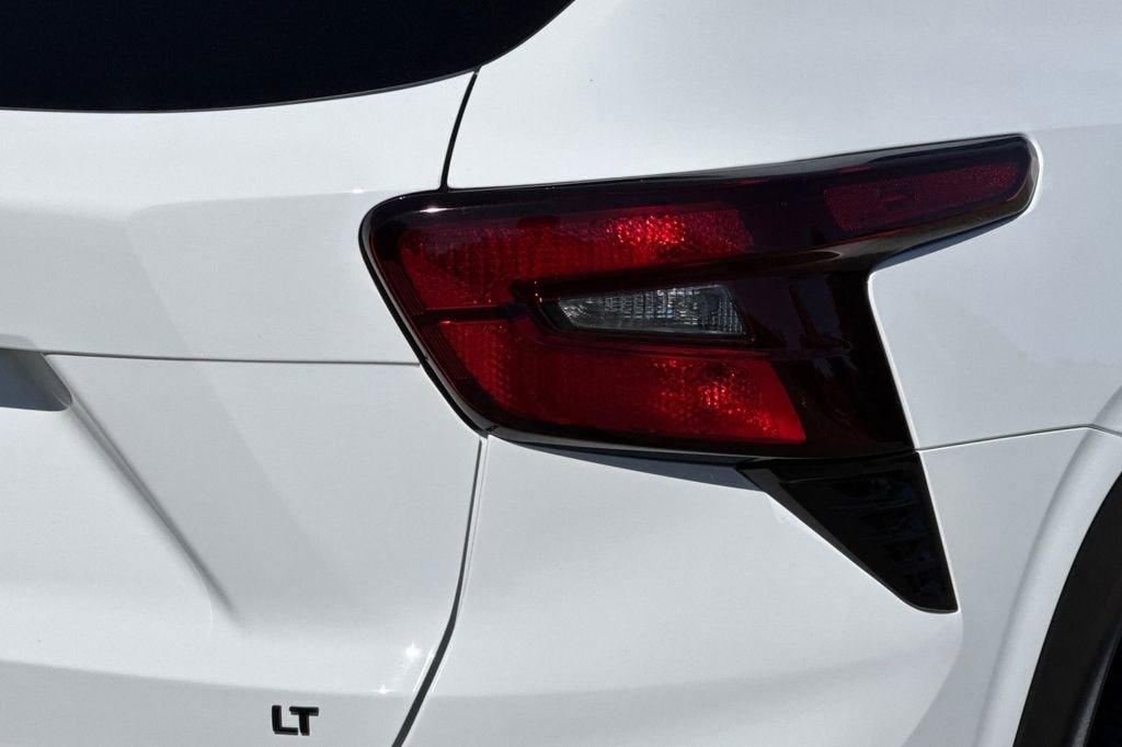 New 2026 Chevrolet Trax LT w/ Sunroof Package image 26