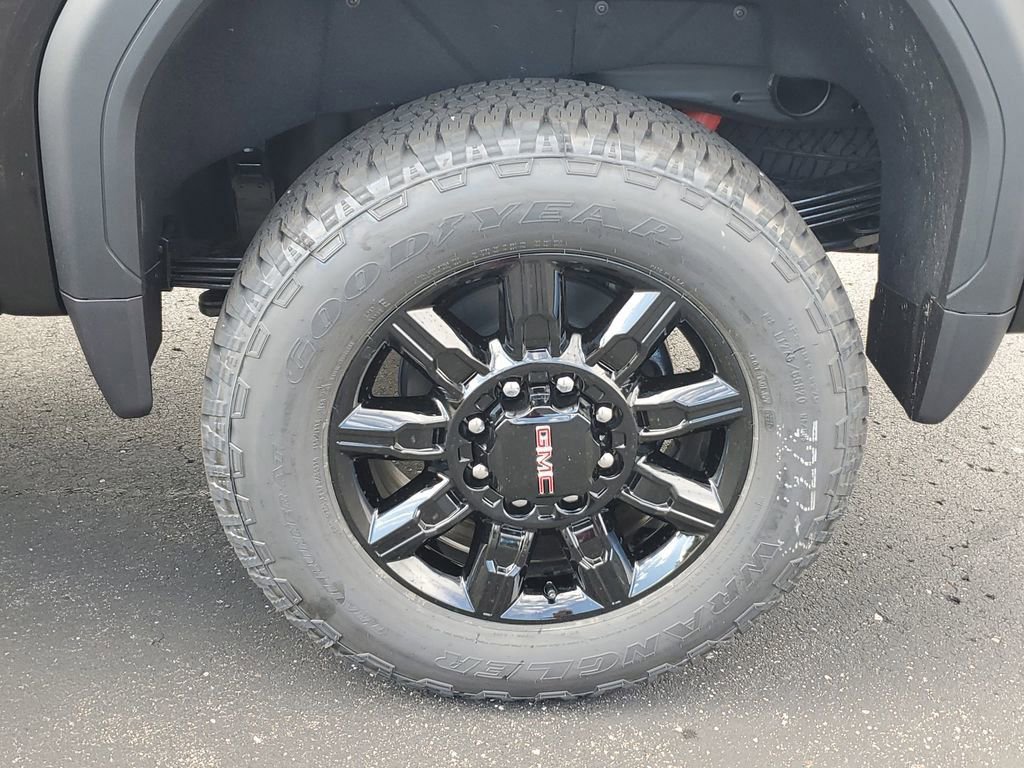 New 2026 GMC Sierra 2500 AT4 w/ Technology Package image 5