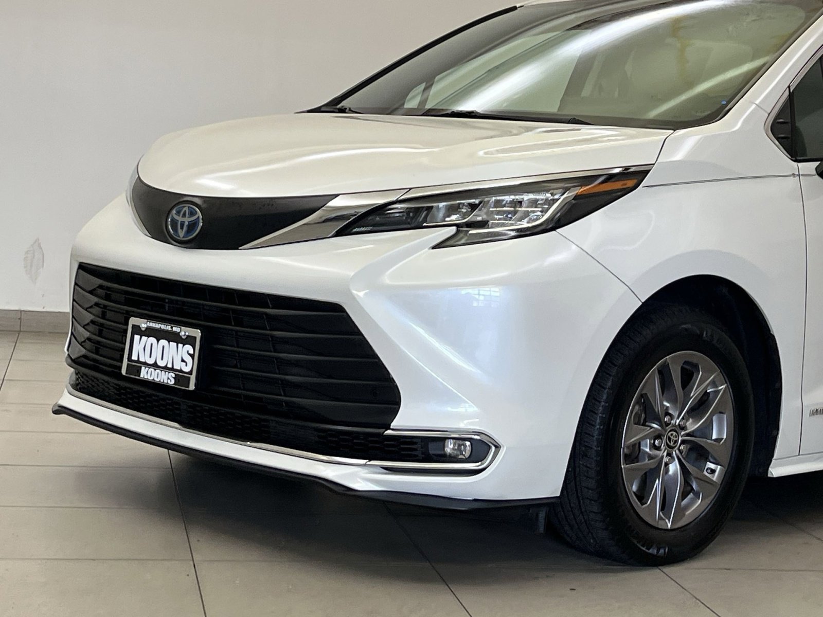 Used 2021 Toyota Sienna XLE w/ XLE Plus Package image 28