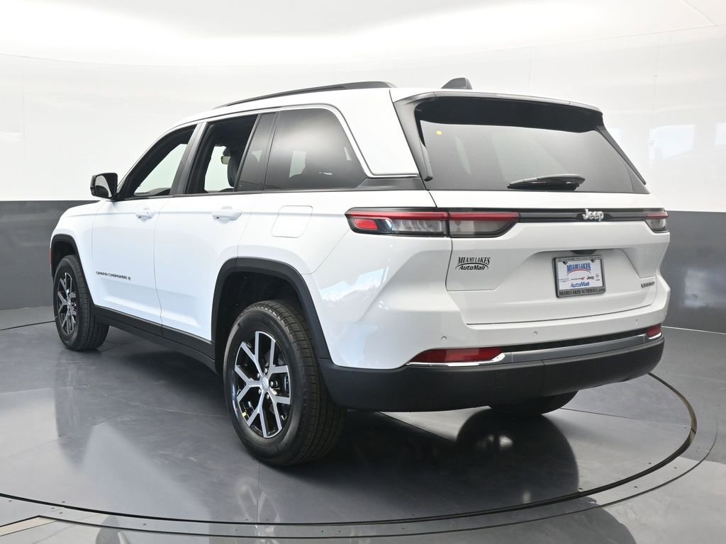 Used 2025 Jeep Grand Cherokee Limited image 4