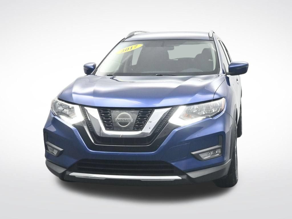 Used 2017 Nissan Rogue SV FWD image 2