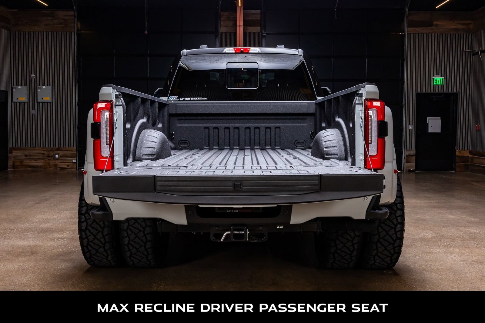 Used 2026 Ford F350 Platinum w/ FX4 Off-Road Package AWD/4WD image 9