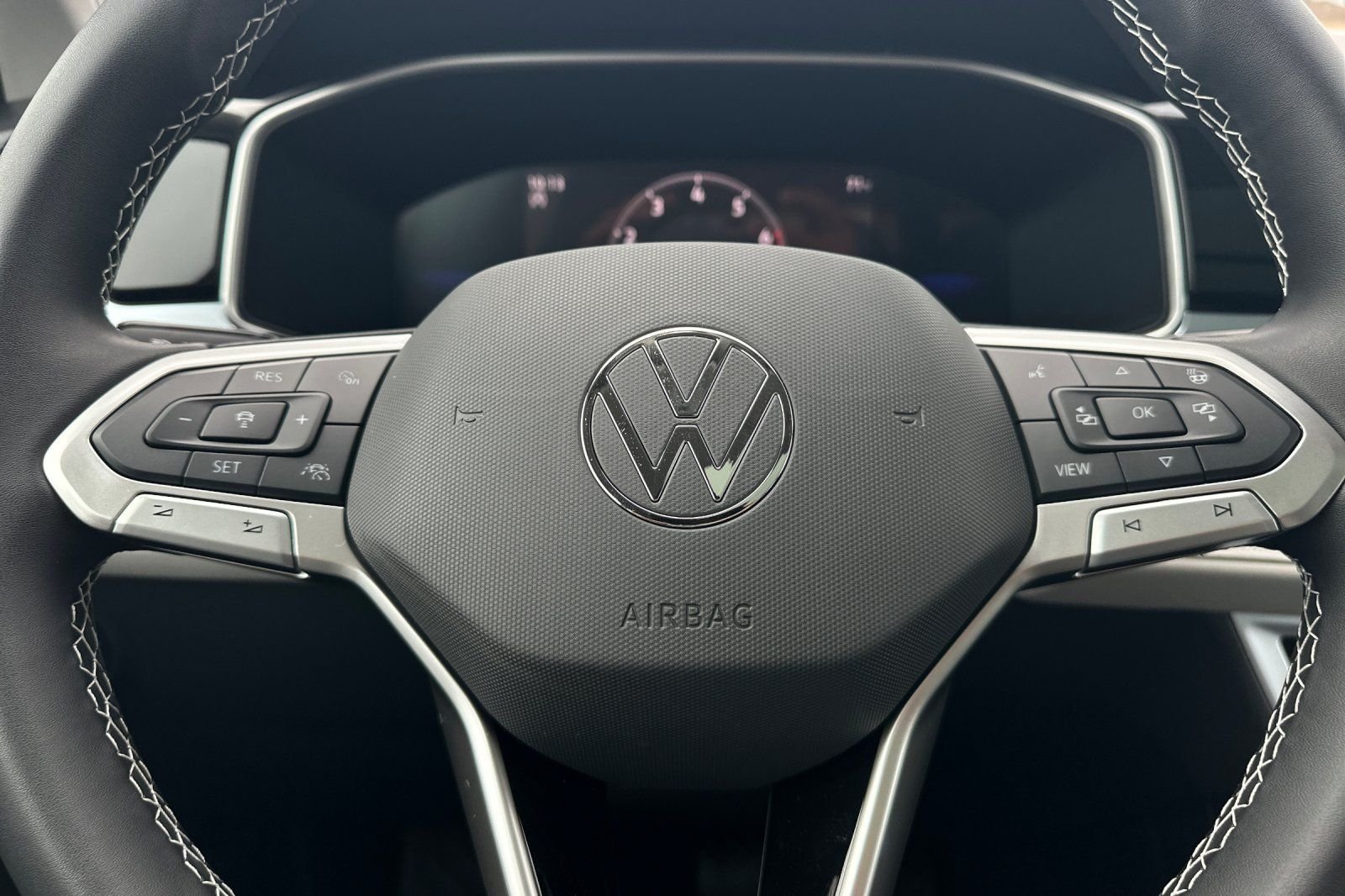 New 2026 Volkswagen Taos SE FWD image 23