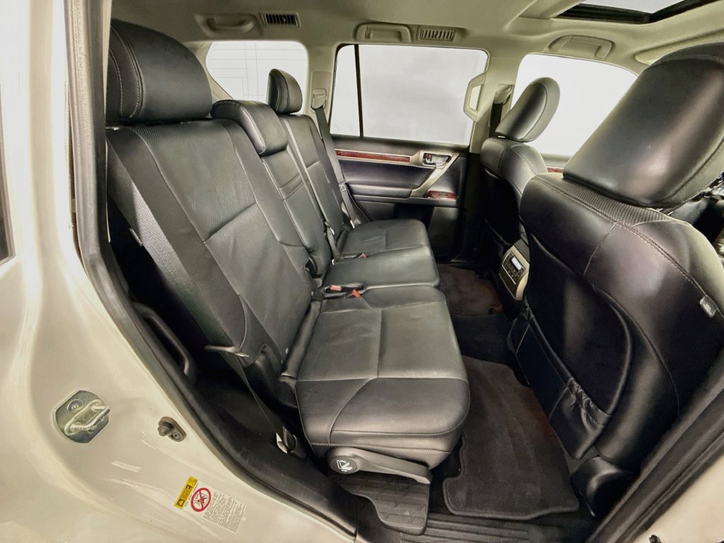 Used 2018 Lexus GX 460 Premium w/ Premium Package AWD/4WD image 28