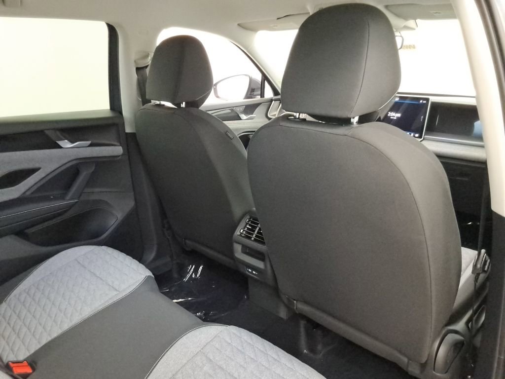 Certified 2025 Volkswagen Tiguan S FWD image 20