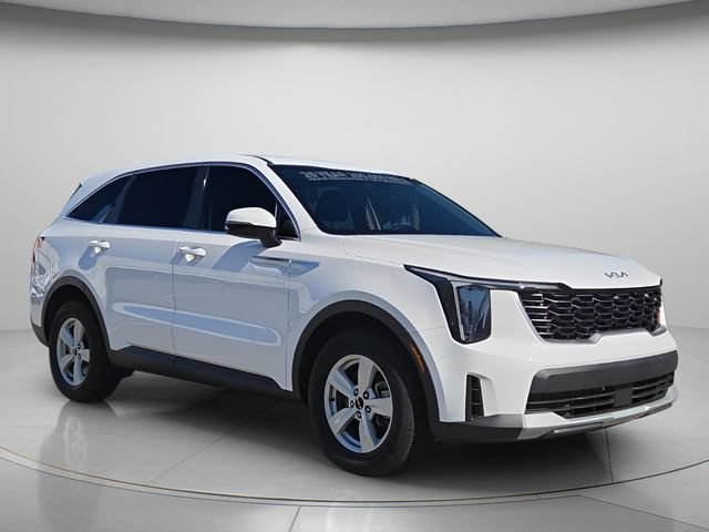 Certified 2026 Kia Sorento LX FWD image 8