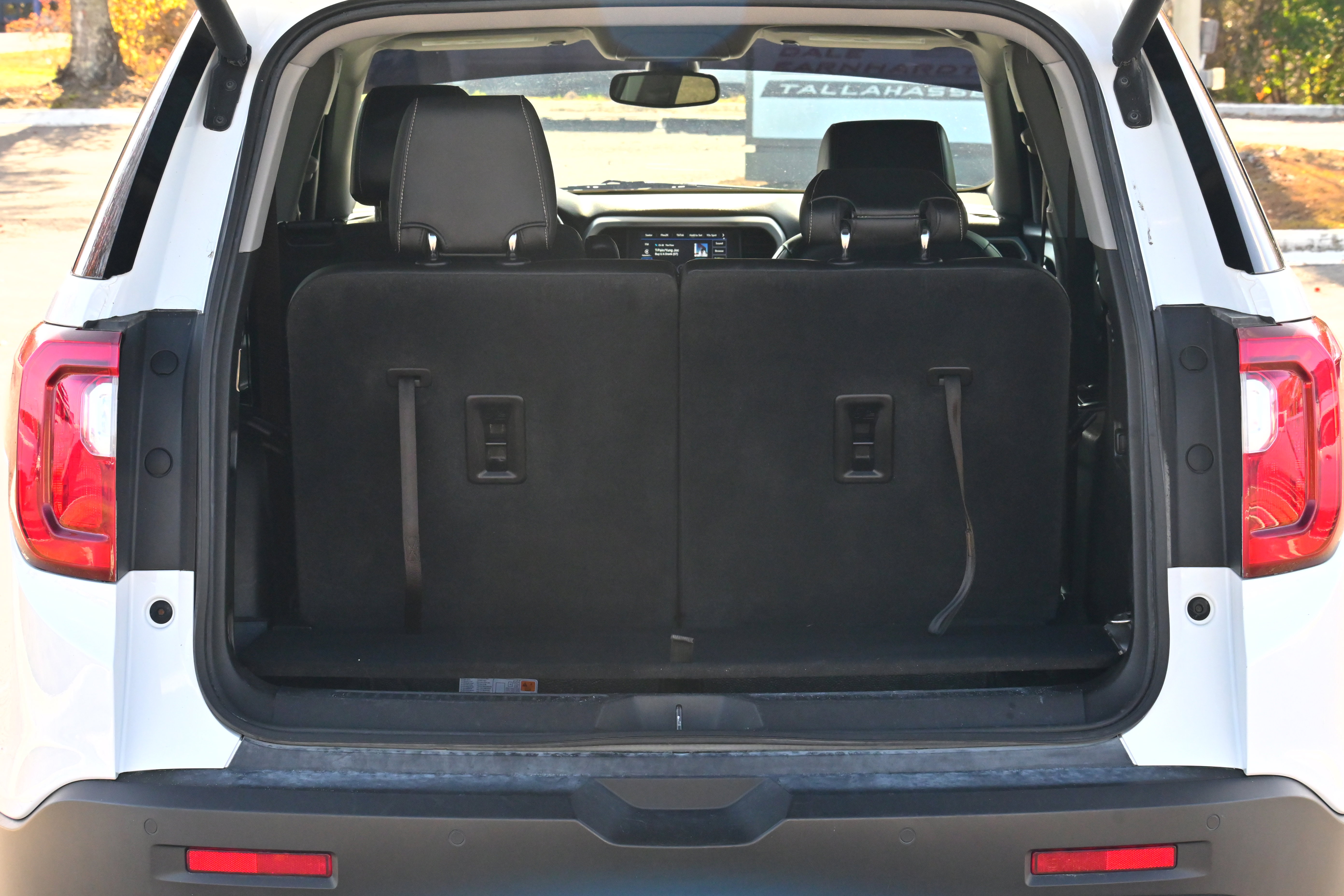 Used 2022 GMC Acadia SLT w/ Technology Package image 32