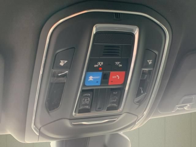 Used 2025 Jeep Grand Cherokee L Laredo AWD/4WD image 39