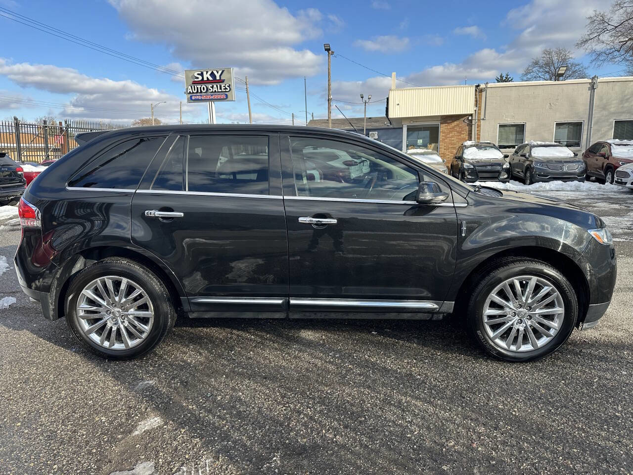 Used 2015 Lincoln MKX FWD w/ Equipment Group 102A image 4