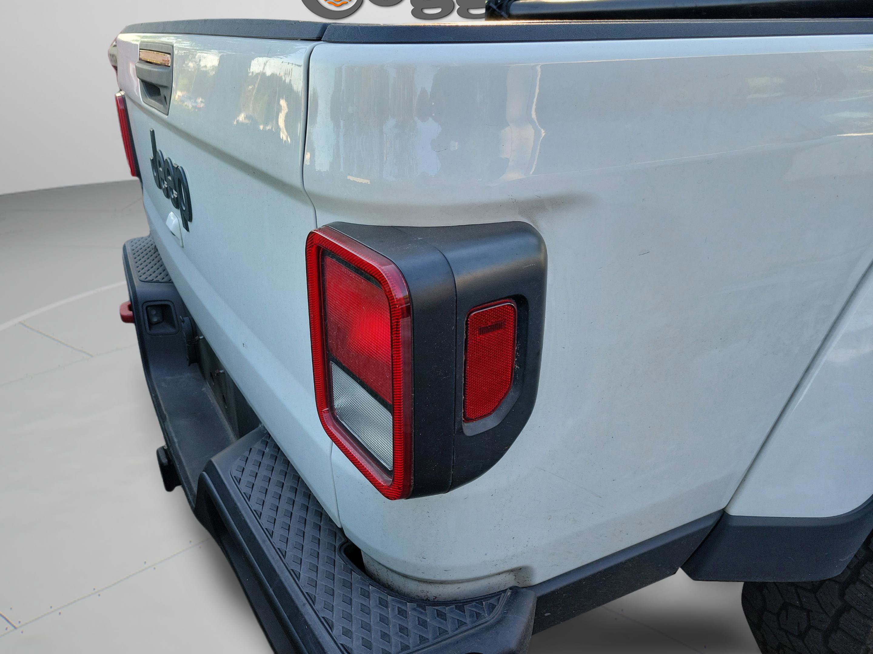 Used 2022 Jeep Gladiator Willys image 20