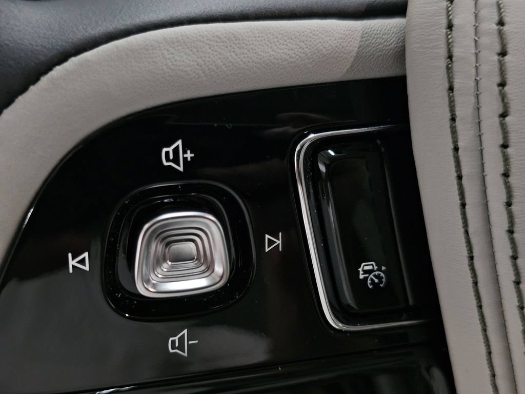 Used 2026 Lincoln Aviator Reserve AWD/4WD image 30
