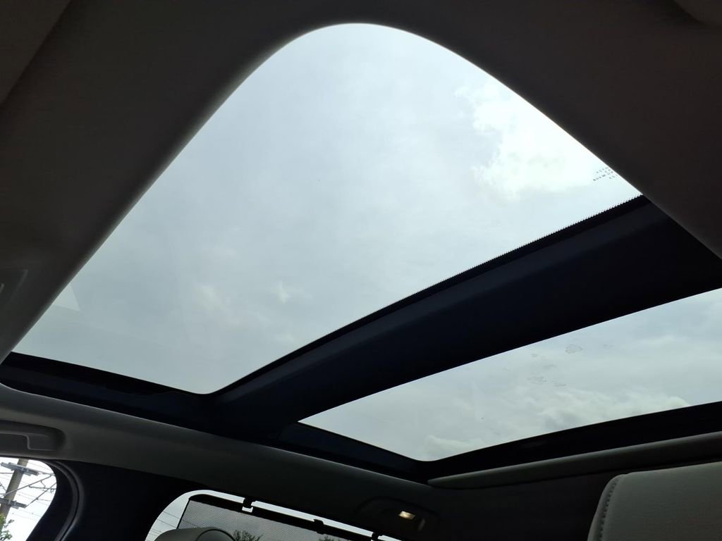 Used 2024 MAZDA CX-90 Plug-In Hybrid w/ Premium Pkg image 8