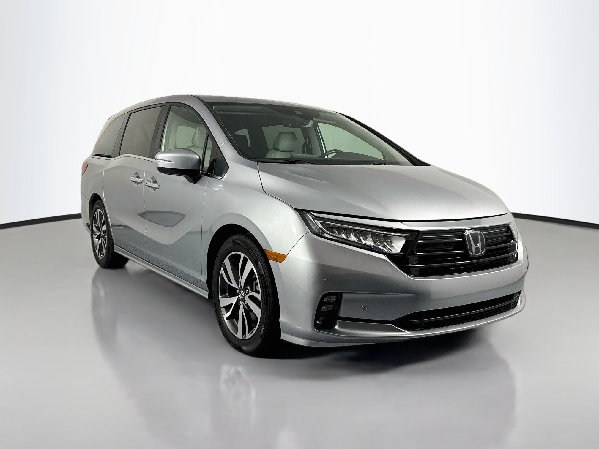 Certified 2023 Honda Odyssey Touring image 3
