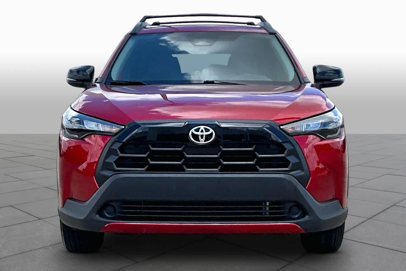 Used 2026 Toyota Corolla Cross LE FWD image 4
