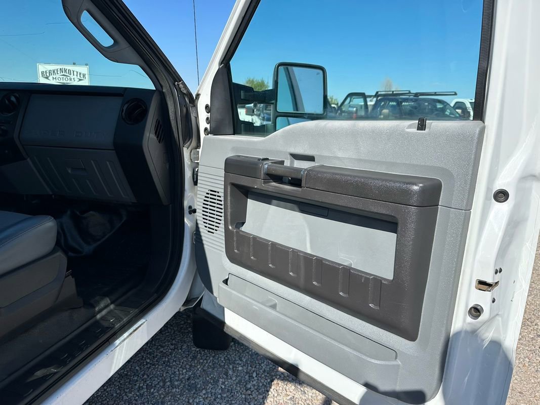Used 2015 Ford F550 4x4 Crew Cab Super Duty w/ Power Equipment Group image 13