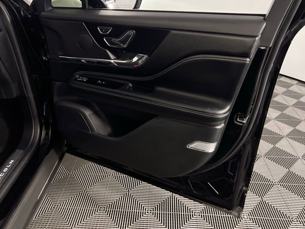 Used 2024 Lincoln Corsair Grand Touring image 30