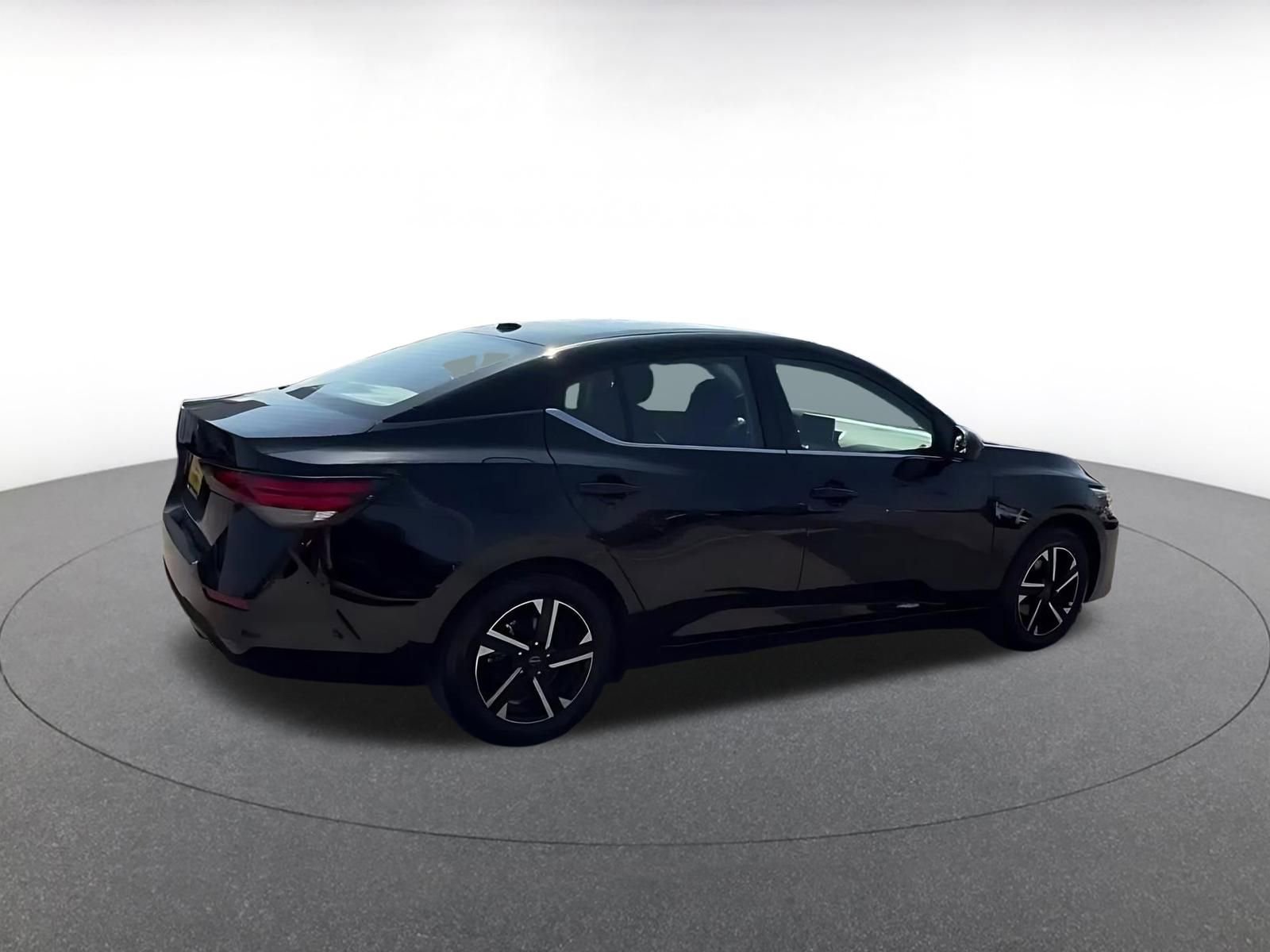 Used 2025 Nissan Sentra SV image 12