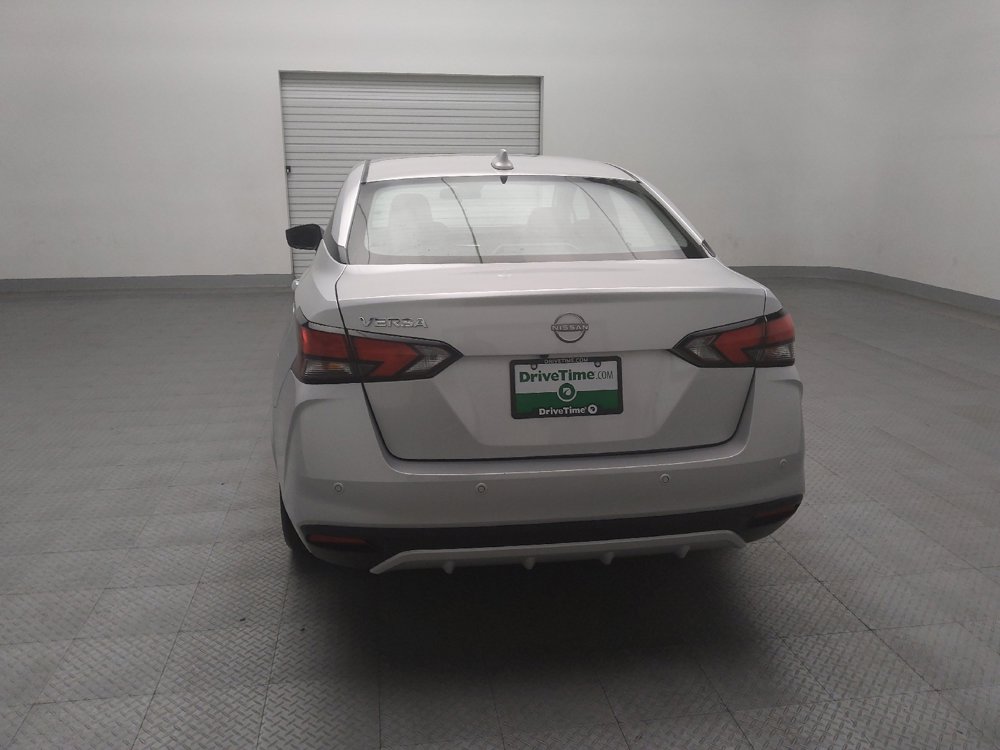 Used 2025 Nissan Versa SV image 6