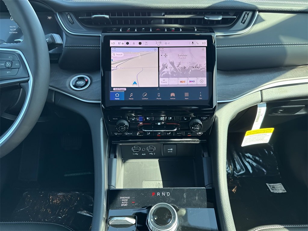 New 2025 Jeep Grand Cherokee Limited w/ Luxury Tech Group II image 14