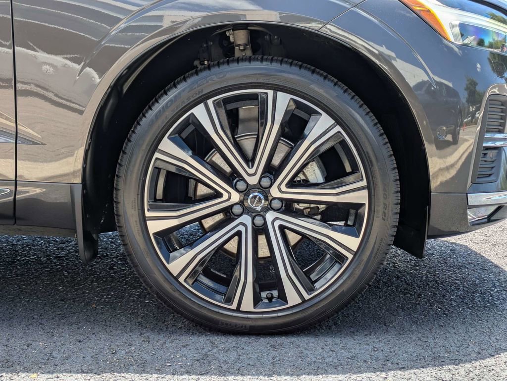 Certified 2023 Volvo XC60 B5 Ultimate w/ Climate Package AWD/4WD image 11
