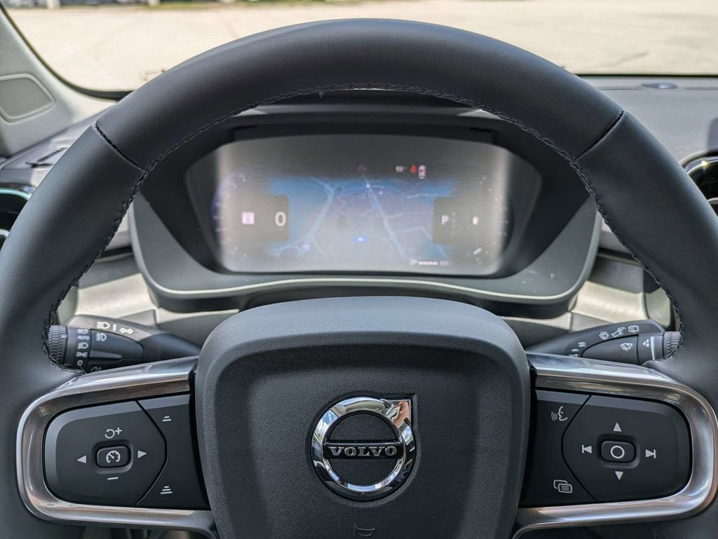 New 2026 Volvo XC40 B4 Core FWD image 36