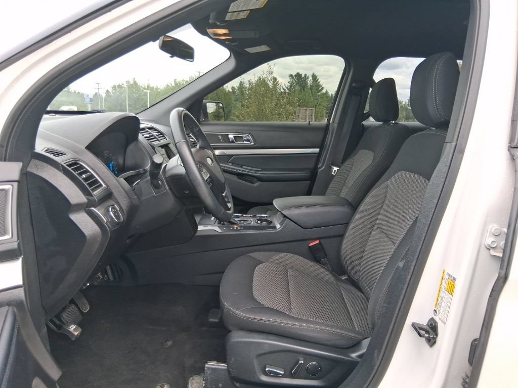 Used 2018 Ford Explorer XLT FWD image 26