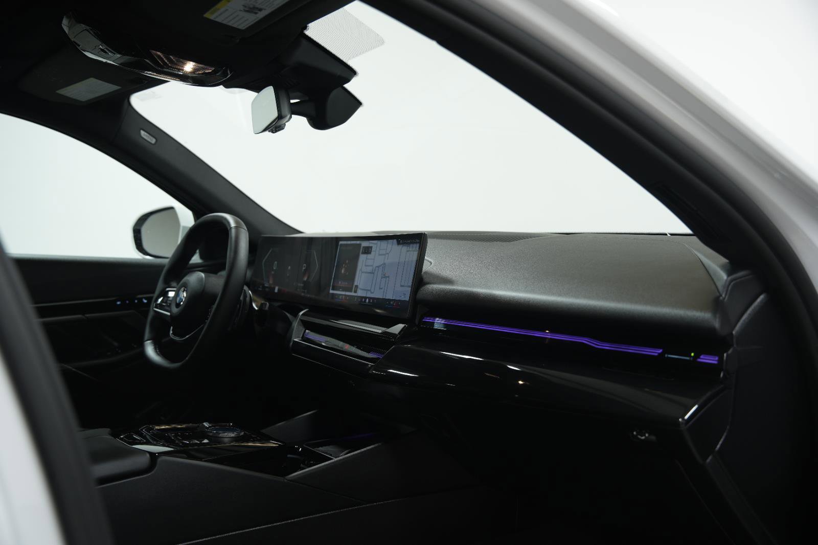 Used 2026 BMW 530i xDrive w/ Premium Package image 18