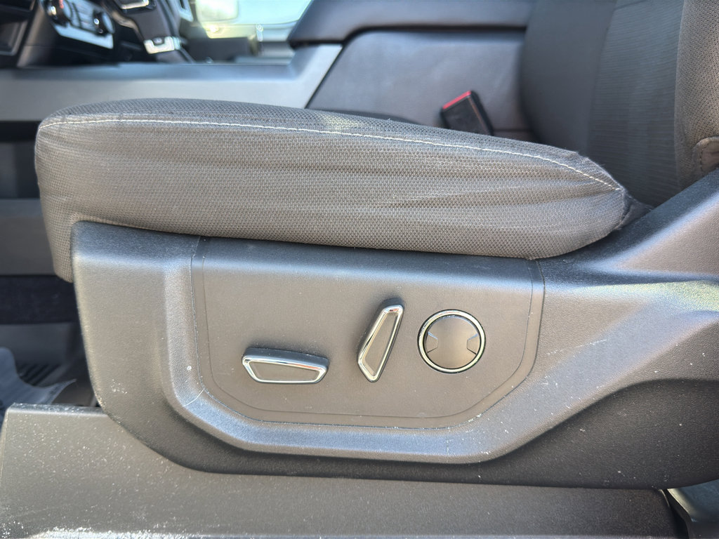Used 2016 Ford F150 XLT w/ Equipment Group 302A Luxury AWD/4WD image 18