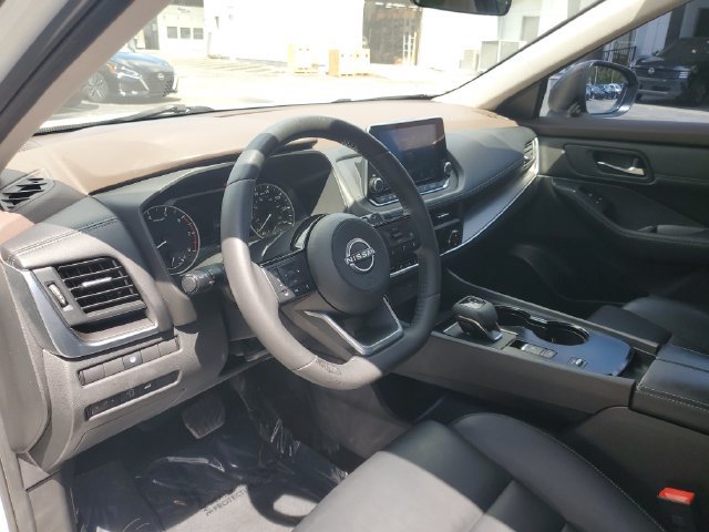 Used 2023 Nissan Rogue SV w/ SV Premium B Package FWD image 13