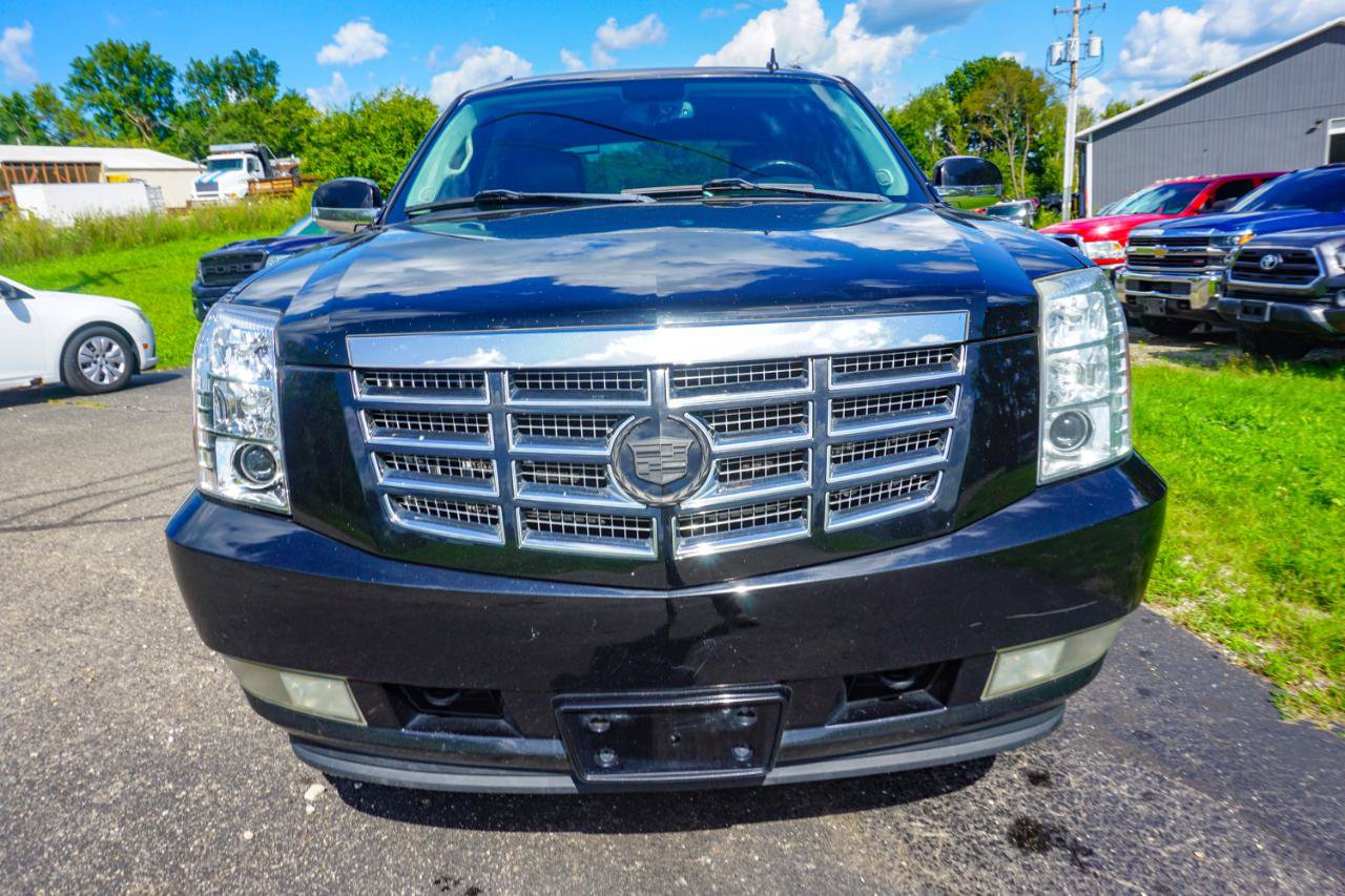 Used 2011 Cadillac Escalade EXT AWD/4WD image 8