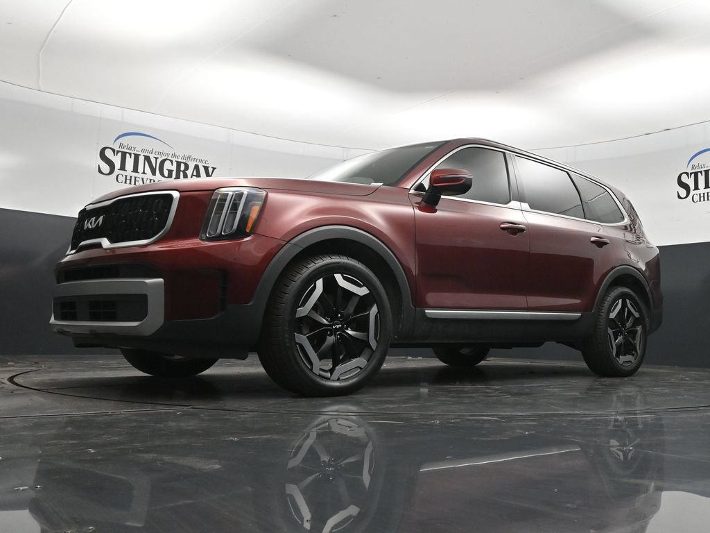Used 2023 Kia Telluride EX w/ EX Captain's Chair Package FWD image 28