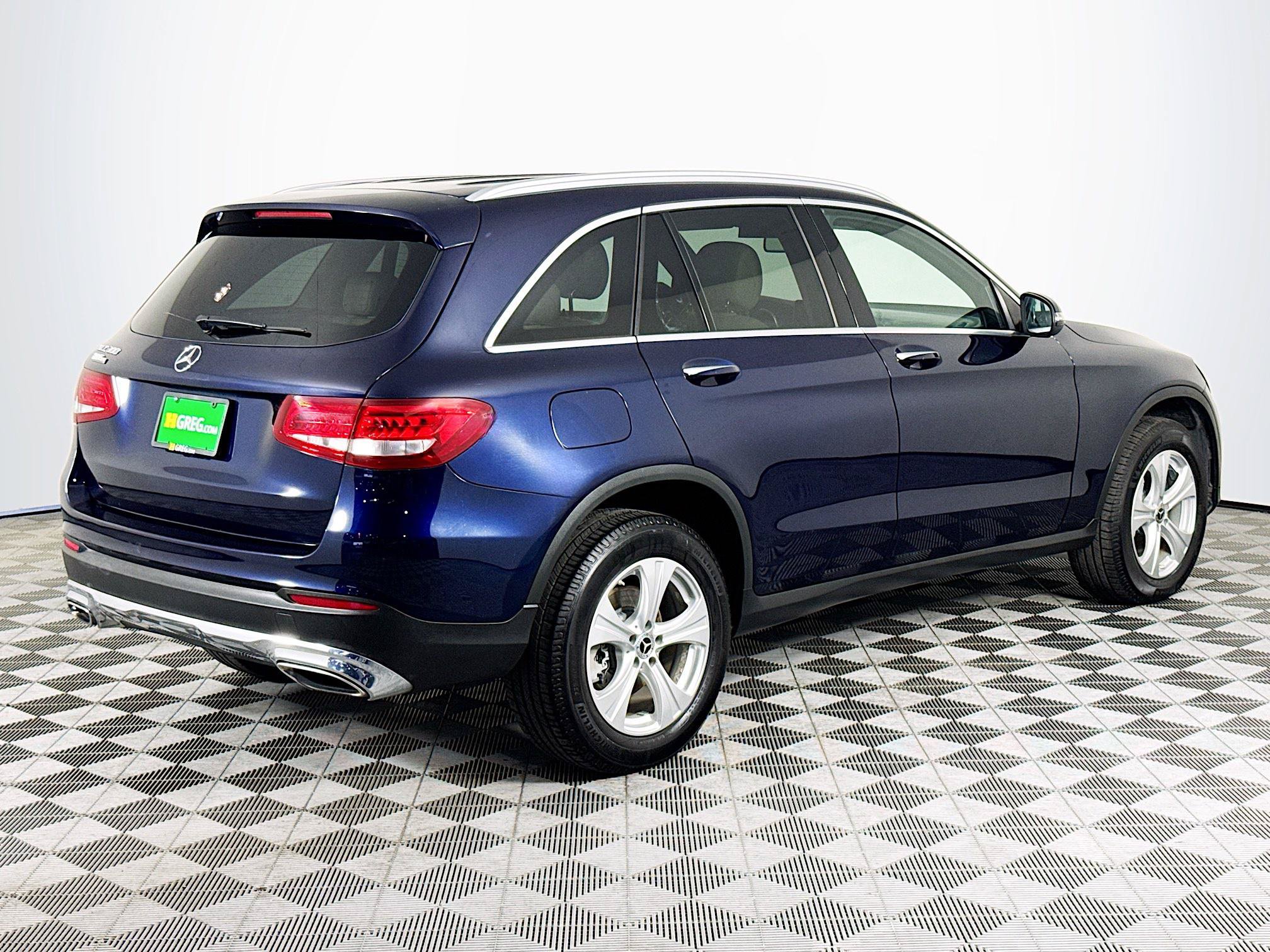 Used 2018 Mercedes-Benz GLC 300 w/ Premium Package image 8