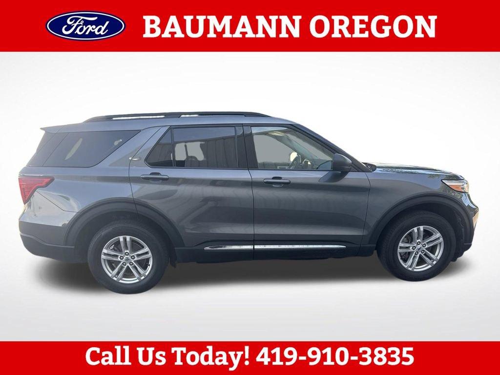 Used 2023 Ford Explorer XLT w/ Equipment Group 202A AWD/4WD image 2