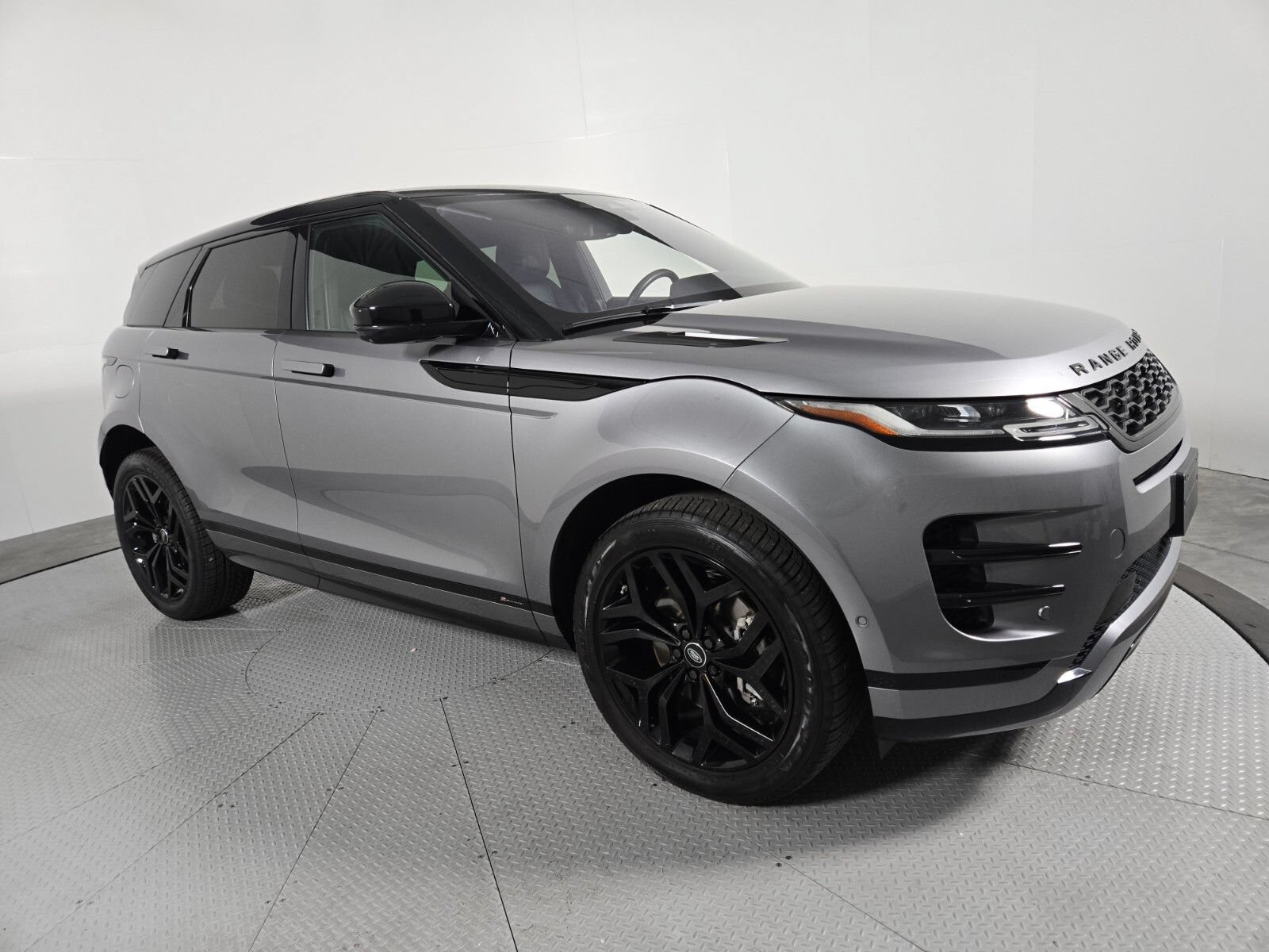 Used 2021 Land Rover Range Rover Evoque R-Dynamic SE AWD/4WD image 3